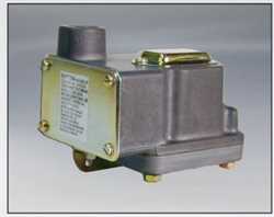 Barksdale D1T, D2T Series  Terminal Block Diaphragm Switch Image