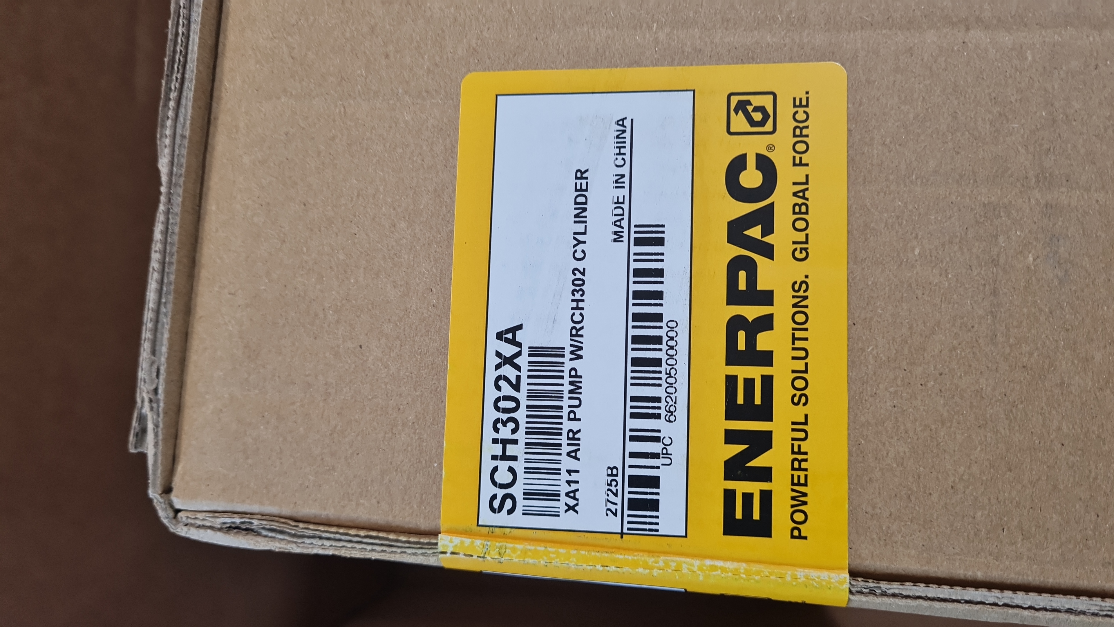 Enerpac SCH302XA Hollow Hydraulic Cylinder And Air Pump Set