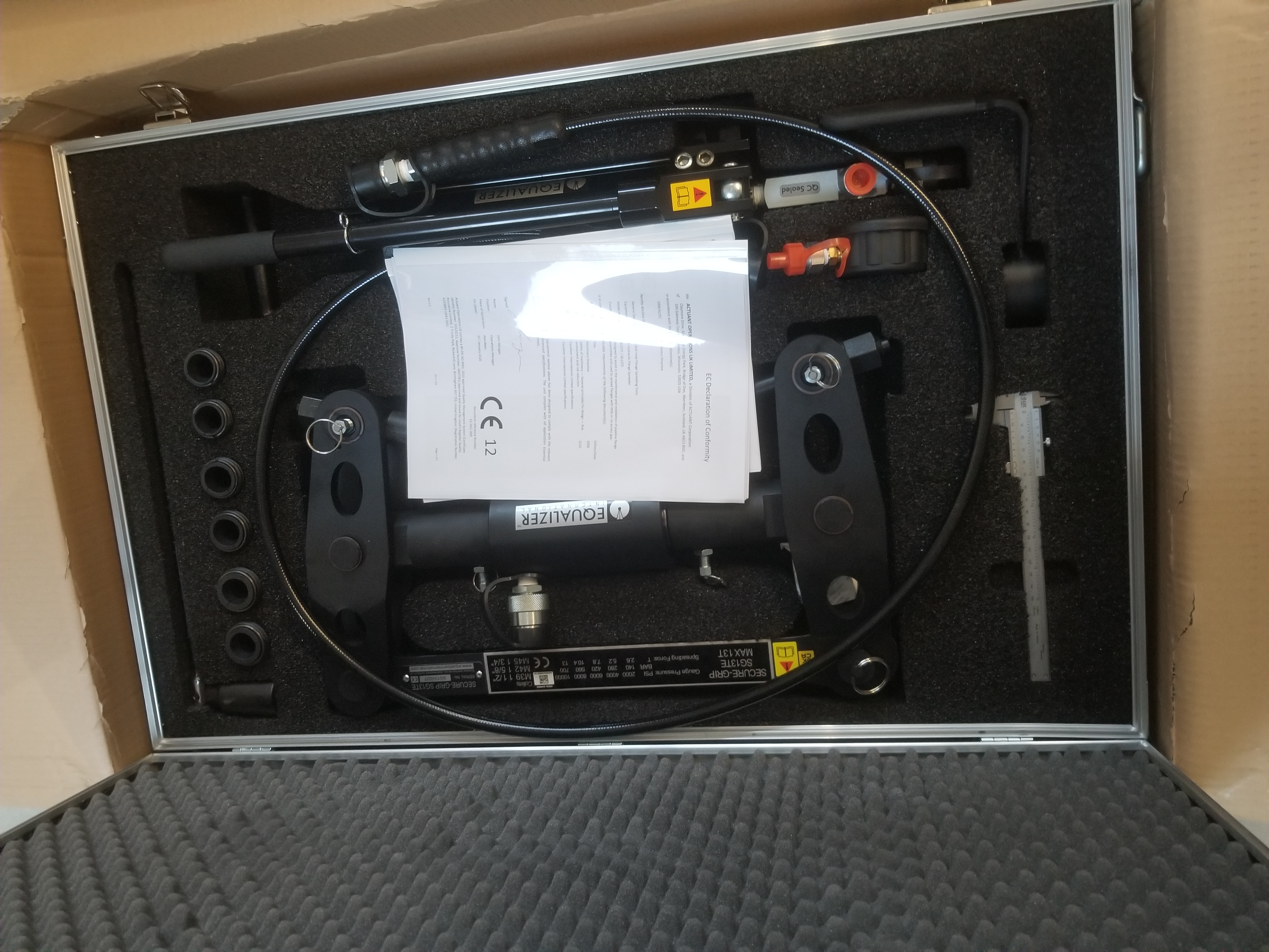 Enerpac SG13TESTD Hydraulic Flange Spreading Kit