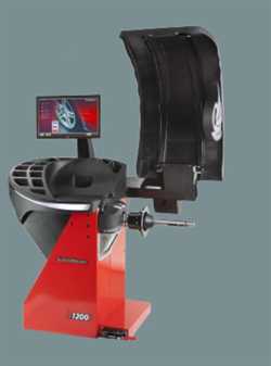John Bean Technologies  B800P  Car Wheel Balancer with Touchscreen Monitor and Non-Contact Data Entry Image