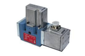 Moog D661-4303E G75JOCA6VSX2HA Servo Valve