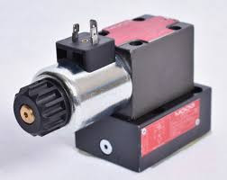 Moog X820-22PB-001N01  WE42P06H22PBOBN0  Valve