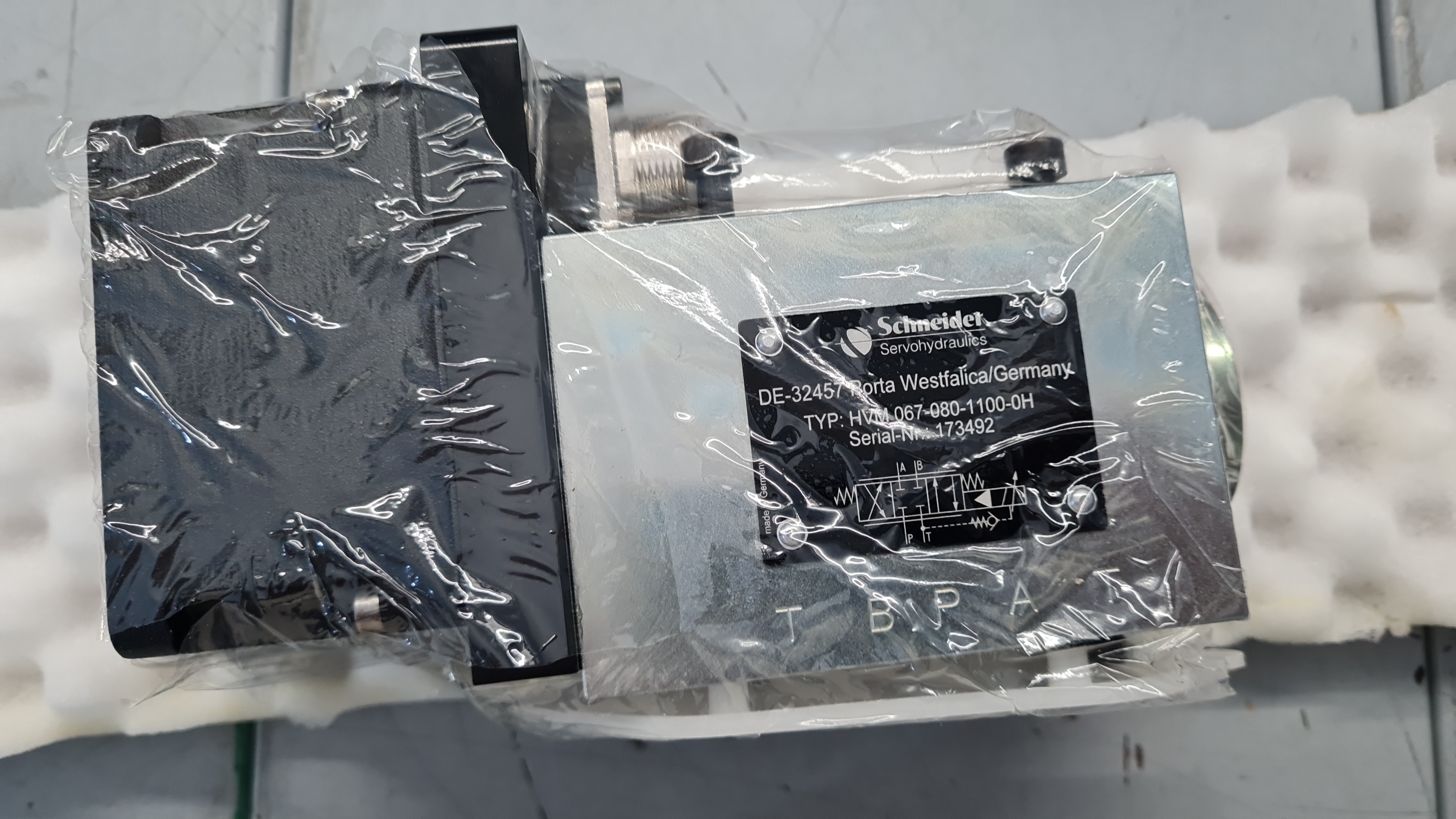 Schneider Kreuznach HVM 067-080-1100-0H Servo Valve - Schneider ...